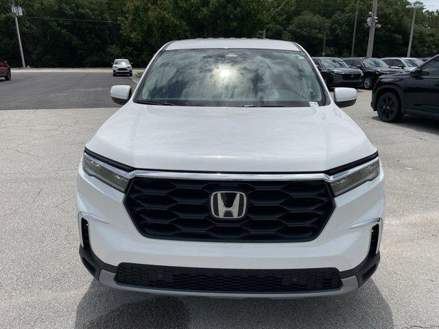 new 2025 Honda Pilot car, priced at $45,190