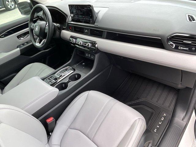 new 2025 Honda Pilot car, priced at $45,190