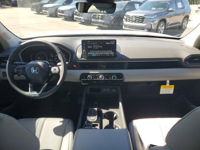 new 2025 Honda Pilot car, priced at $45,242