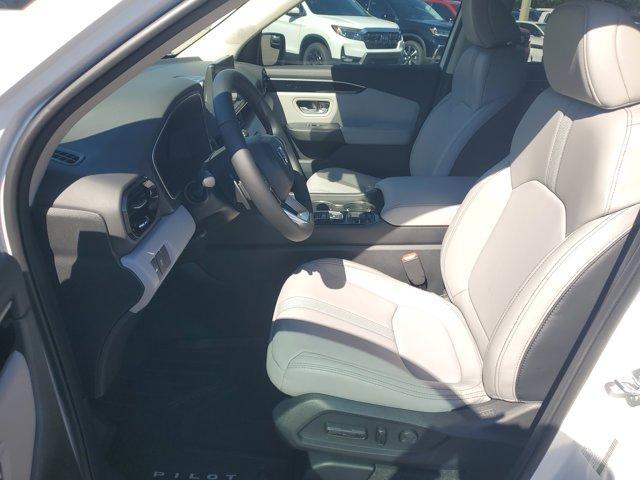 new 2025 Honda Pilot car, priced at $45,242