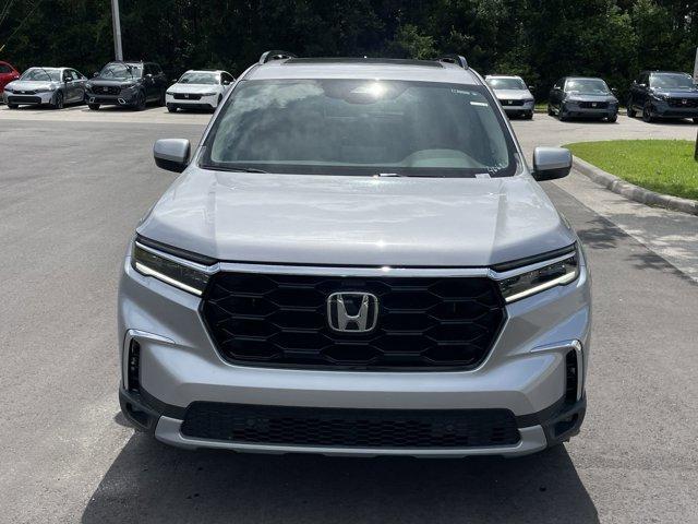 new 2025 Honda Pilot car, priced at $45,577