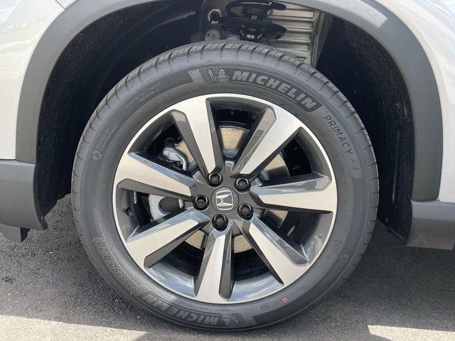 new 2025 Honda Pilot car, priced at $45,577