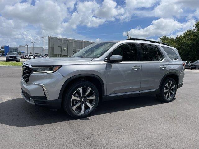 new 2025 Honda Pilot car, priced at $45,577
