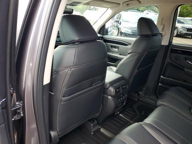 new 2025 Honda Pilot car, priced at $44,815