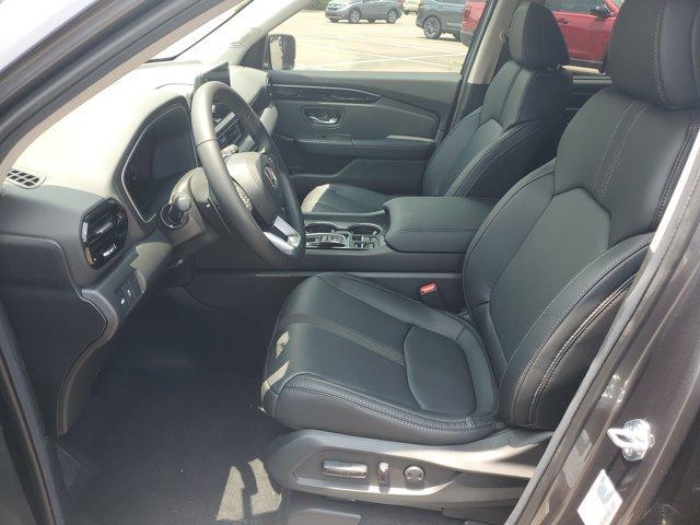 new 2025 Honda Pilot car, priced at $45,292