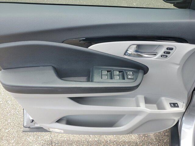 used 2022 Honda Pilot car, priced at $38,000