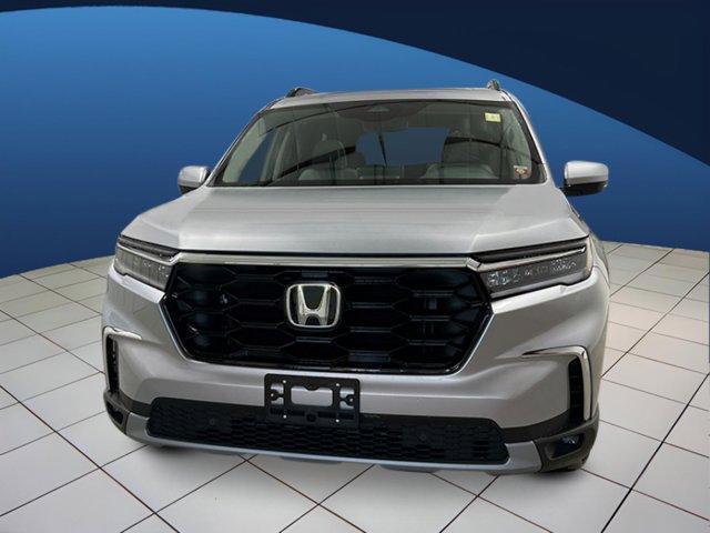 new 2025 Honda Pilot car, priced at $51,194