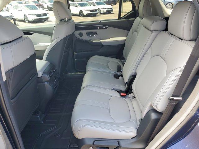 new 2025 Honda Pilot car, priced at $46,756
