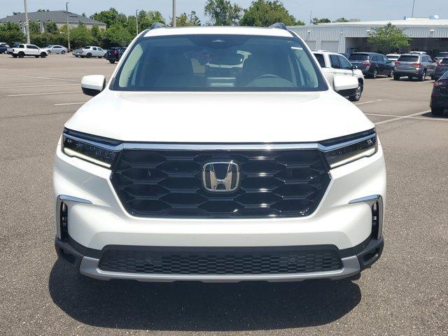 new 2025 Honda Pilot car, priced at $45,719