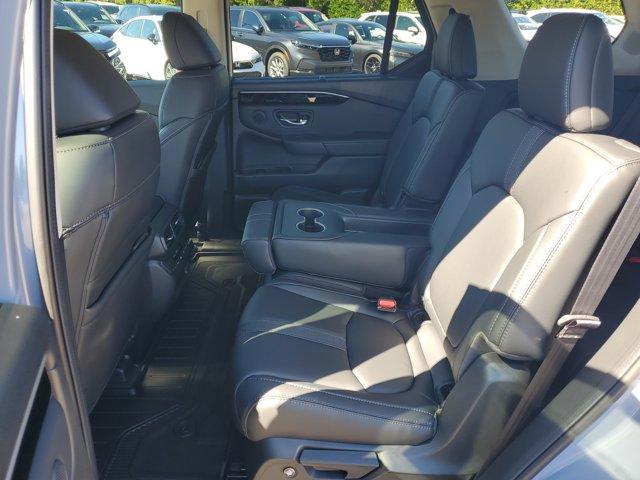 new 2025 Honda Pilot car, priced at $49,166