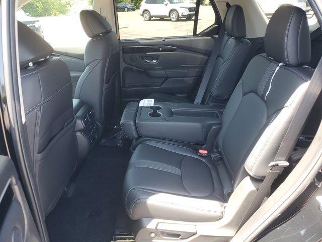new 2025 Honda Pilot car, priced at $47,040