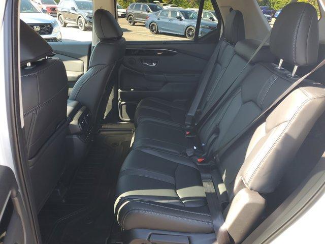 new 2025 Honda Pilot car, priced at $44,695