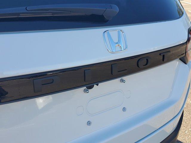 new 2025 Honda Pilot car, priced at $44,695