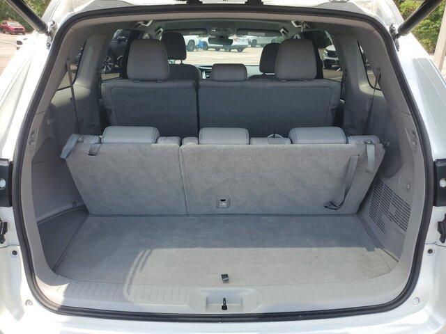 used 2018 Toyota Highlander car, priced at $17,988