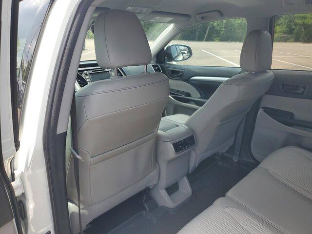 used 2018 Toyota Highlander car, priced at $17,988