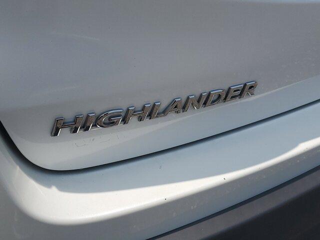 used 2018 Toyota Highlander car, priced at $17,988
