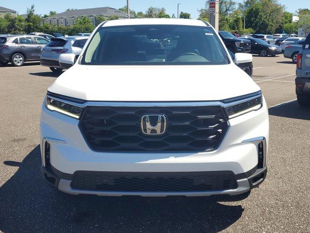 new 2025 Honda Pilot car, priced at $44,650