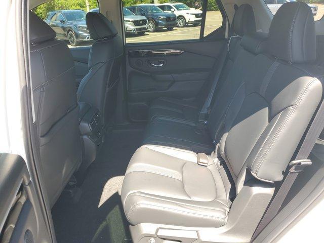 new 2025 Honda Pilot car, priced at $44,650