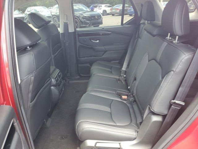 new 2025 Honda Pilot car, priced at $45,719