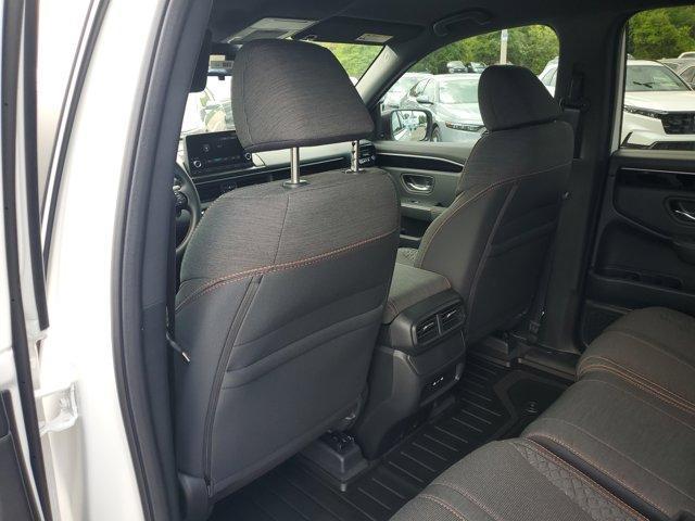 new 2025 Honda Pilot car, priced at $40,187