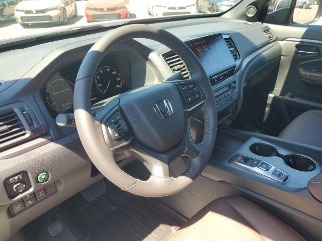 new 2025 Honda Ridgeline car, priced at $42,192