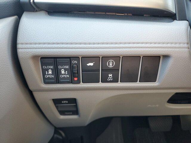 used 2023 Honda Odyssey car, priced at $30,988