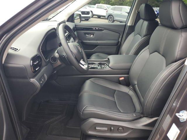 new 2025 Honda Pilot car, priced at $44,815