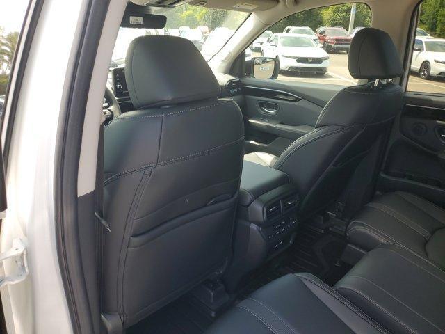 new 2025 Honda Pilot car, priced at $47,703