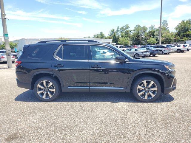 new 2025 Honda Pilot car, priced at $51,760