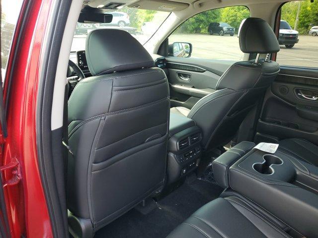 new 2025 Honda Pilot car, priced at $51,276
