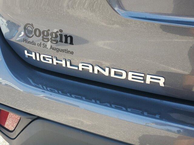 used 2023 Toyota Highlander car, priced at $30,986