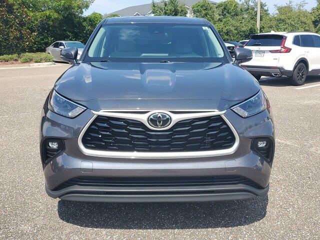 used 2023 Toyota Highlander car, priced at $30,986