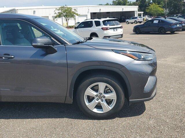 used 2023 Toyota Highlander car, priced at $30,986