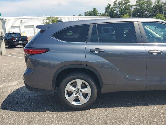 used 2023 Toyota Highlander car, priced at $30,986