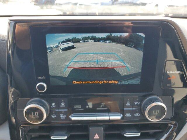 used 2023 Toyota Highlander car, priced at $30,986