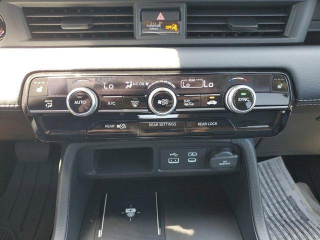 new 2025 Honda Pilot car, priced at $44,650