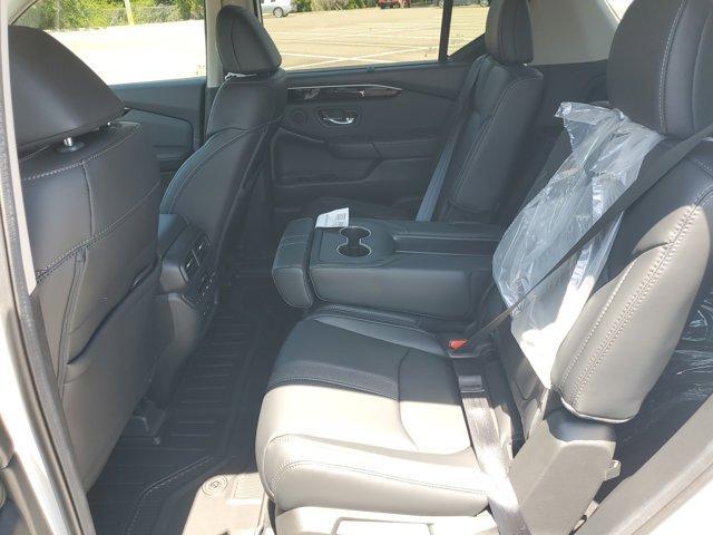 new 2025 Honda Pilot car, priced at $44,650