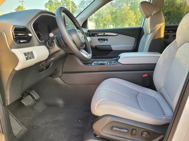 new 2025 Honda Pilot car, priced at $42,725