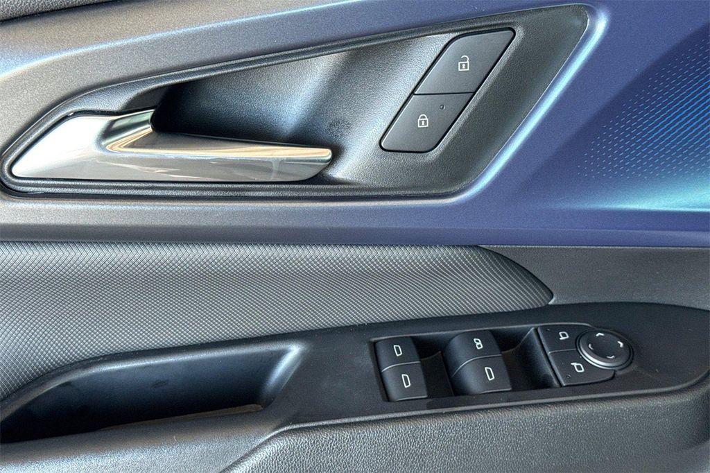 used 2025 Chevrolet Equinox EV car, priced at $24,990