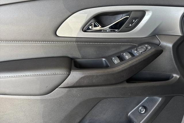 used 2022 Chevrolet Traverse car, priced at $27,990