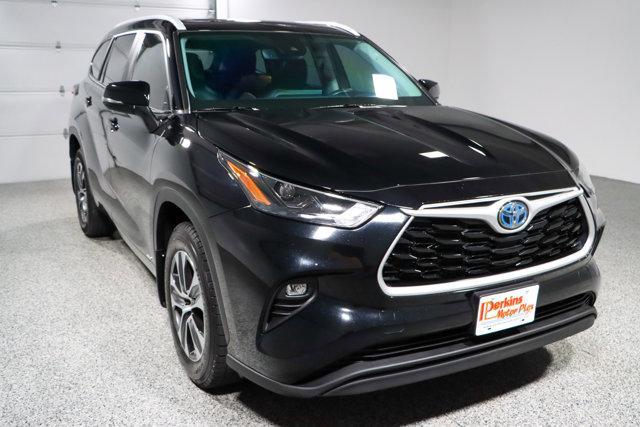 used 2023 Toyota Highlander Hybrid car, priced at $36,995