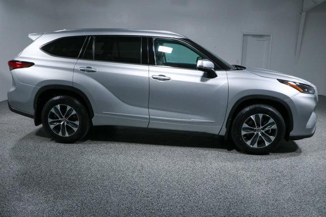 used 2021 Toyota Highlander car, priced at $31,995