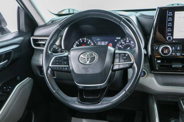 used 2021 Toyota Highlander car, priced at $31,995