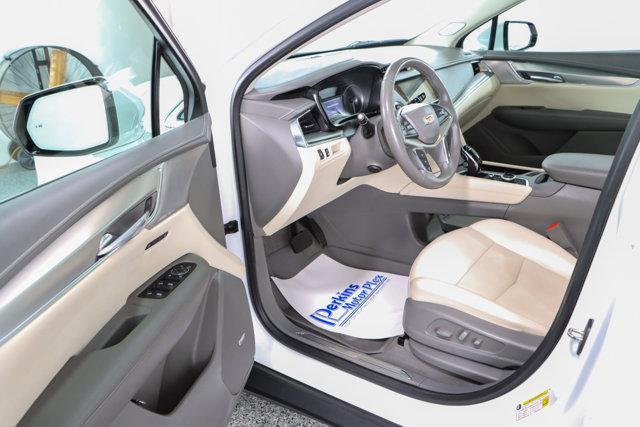 used 2022 Cadillac XT5 car, priced at $31,995