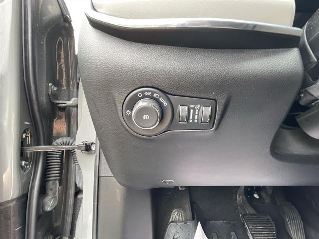 used 2022 Jeep Compass car, priced at $25,000