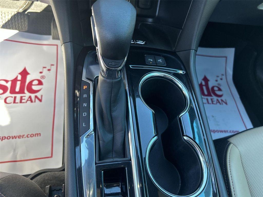 used 2023 Chevrolet Equinox car, priced at $27,000