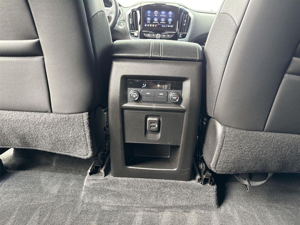 used 2022 Chevrolet Traverse car, priced at $31,000