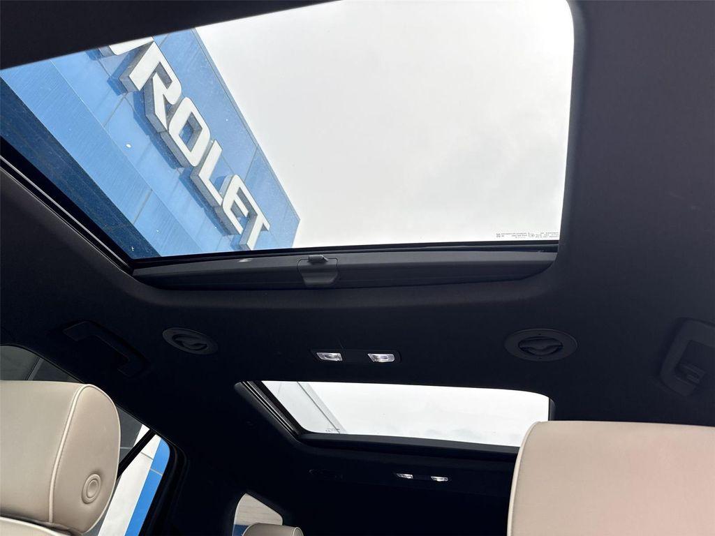 used 2022 Chevrolet Traverse car, priced at $30,000