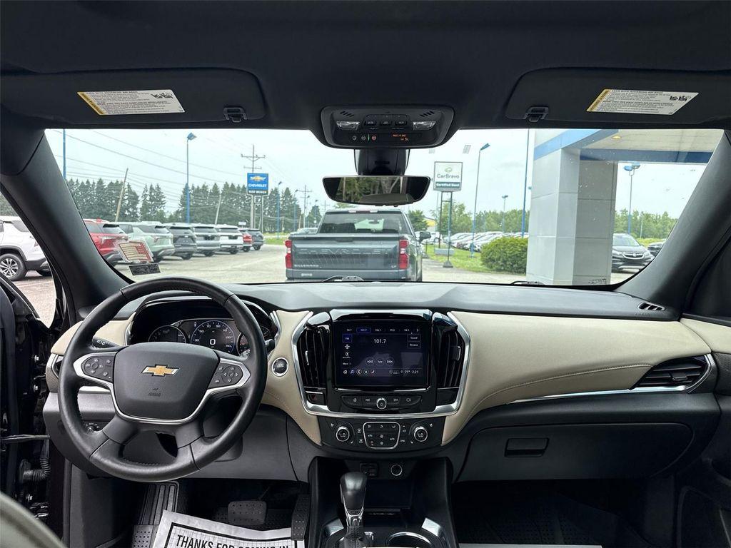 used 2022 Chevrolet Traverse car, priced at $30,000