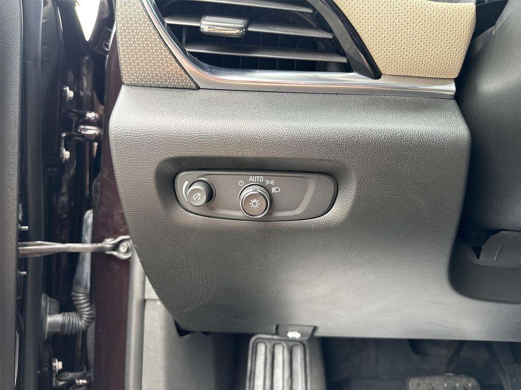 used 2022 Chevrolet Traverse car, priced at $30,000